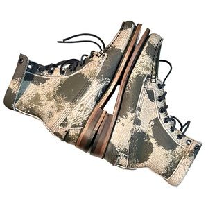 NIB Mdot Booji Kowloon Lace Up Boot - Camo, 5.5